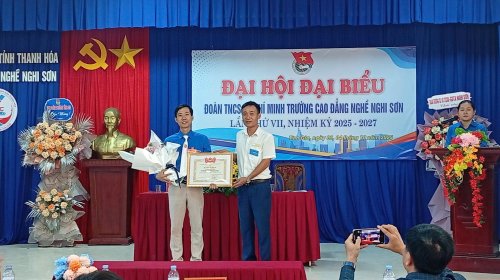 Xếp thụ tặng hoa.jpg