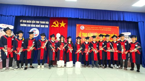 gen-h-tập thể học sinh.jpg