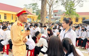 TUYÊN TRUYỀN GIÁO DỤC AN TOÀN GIAO THÔNG – LAN TỎA Ý THỨC, TRAO GỬI YÊU THƯƠNG 