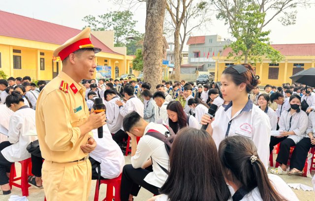 TUYÊN TRUYỀN GIÁO DỤC AN TOÀN GIAO THÔNG – LAN TỎA Ý THỨC, TRAO GỬI YÊU THƯƠNG 