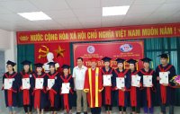 Lễ trao bằng tốt nghiệp trung cấp nghề may tại nhà máy may xuất khẩu Như Thanh